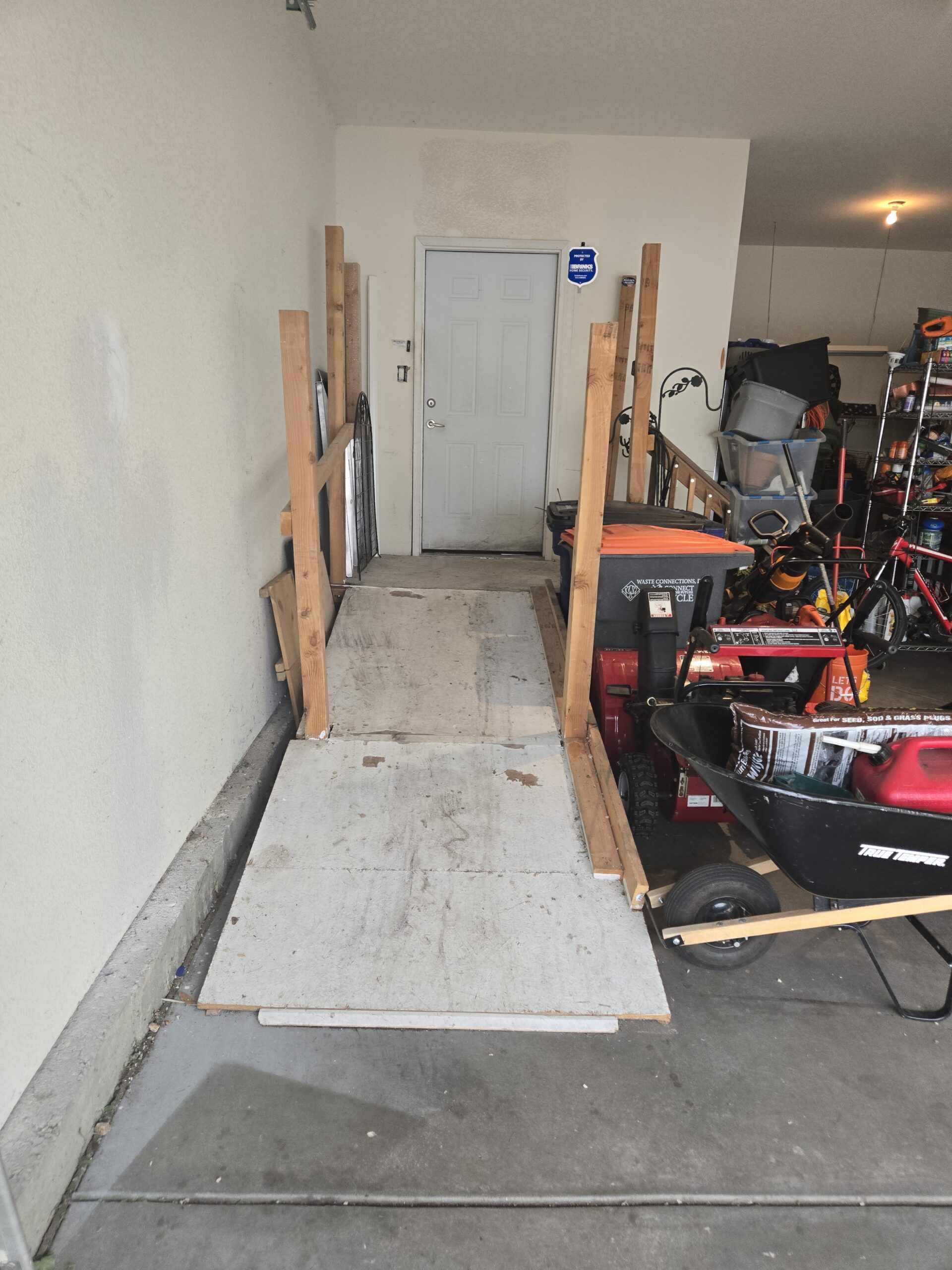 Room after junk removal - completely cleared and clean