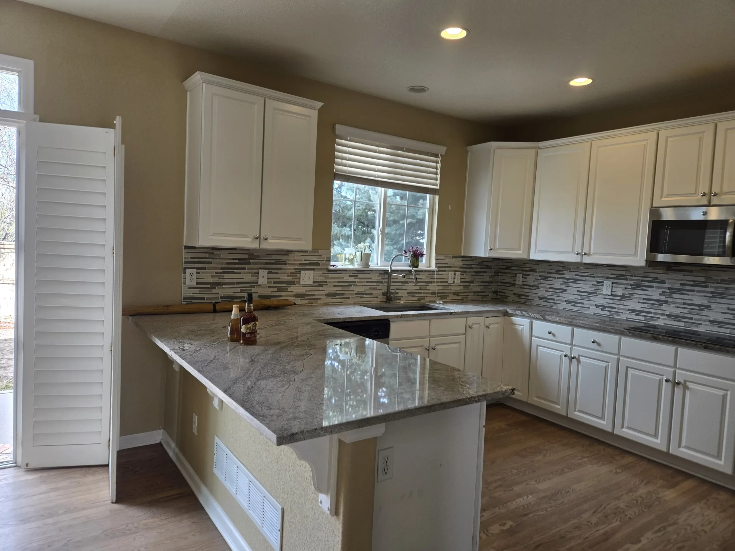 Clean kitchen after eviction cleanout - Junk Same Day