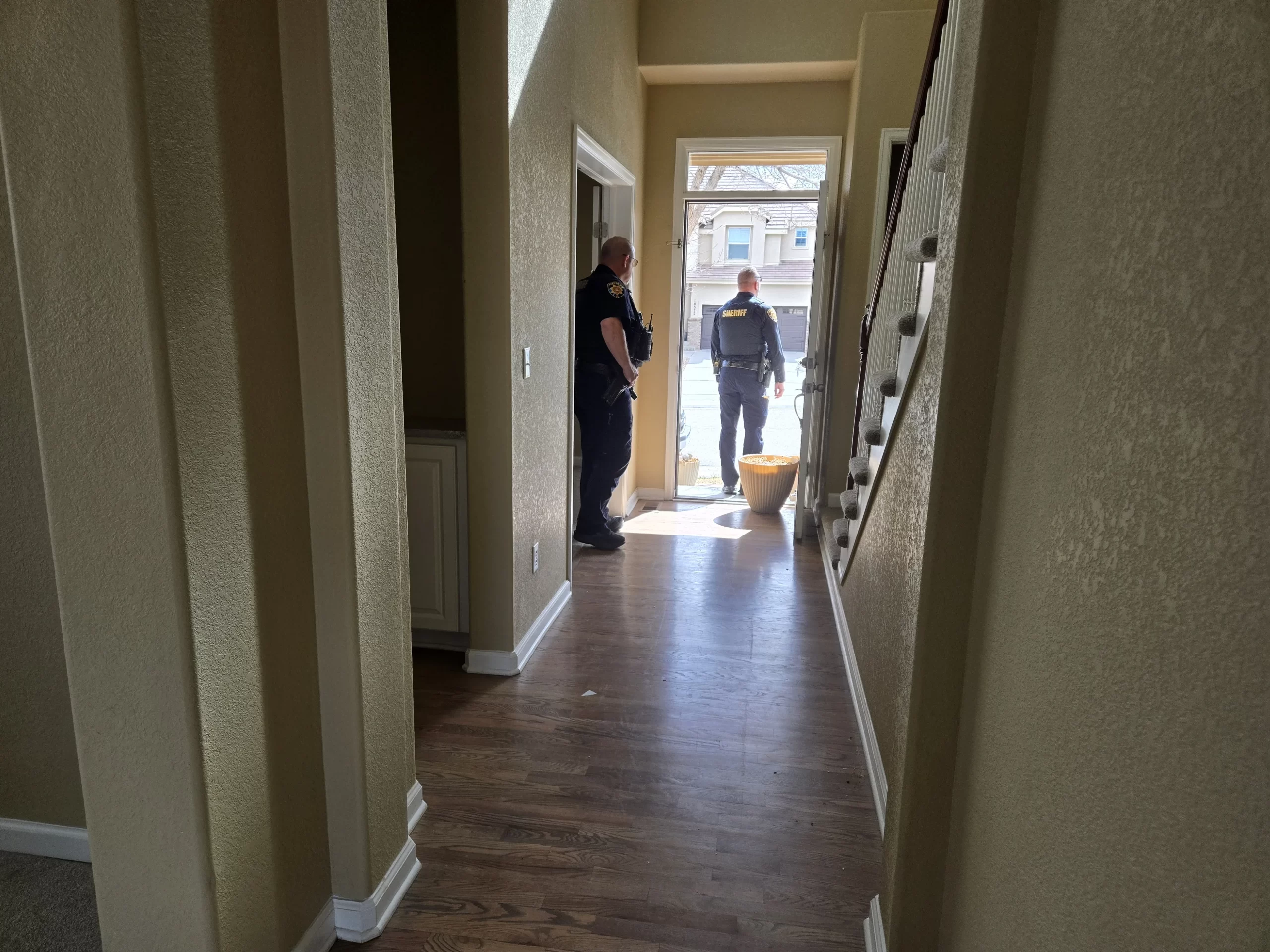 Sheriff on site during eviction cleanout - Junk Same Day